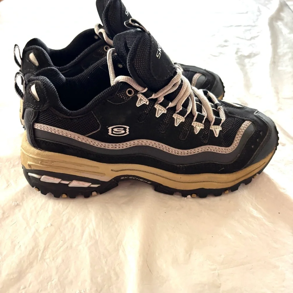 NWOT Skechers Sport Energy 2 1817 Black white Casual Sneakers SZ 5